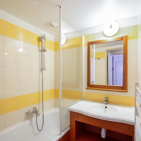 Pierre & Les Rives De L'aure Apart Otel