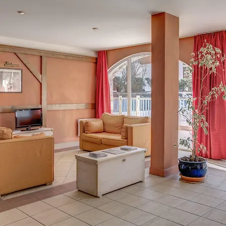 Apart Otel Pierre & Les Rives De L'aure 3*