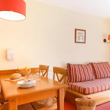 Pierre & Les Rives De L'aure Apart-hotel 3*
