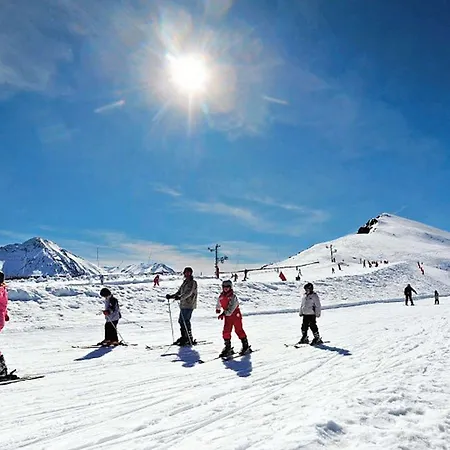 Apart Otel Pierre & Les Rives De L'aure 3*