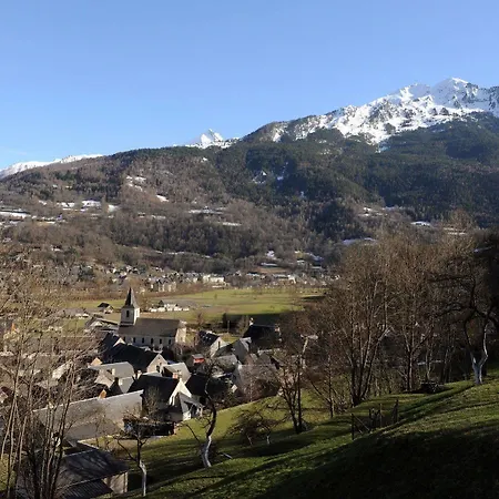 Pierre & Les Rives De L'aure 公寓式酒店 3*