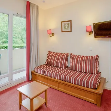 Pierre & Les Rives De L'aure 圣拉里苏朗