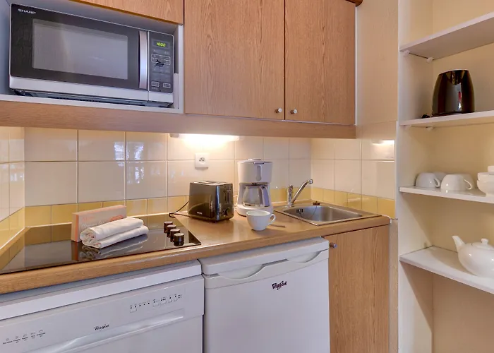 Pierre & Les Rives De L'aure 생라리술랑